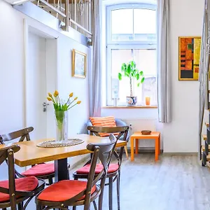 The Happy Loft Apartment